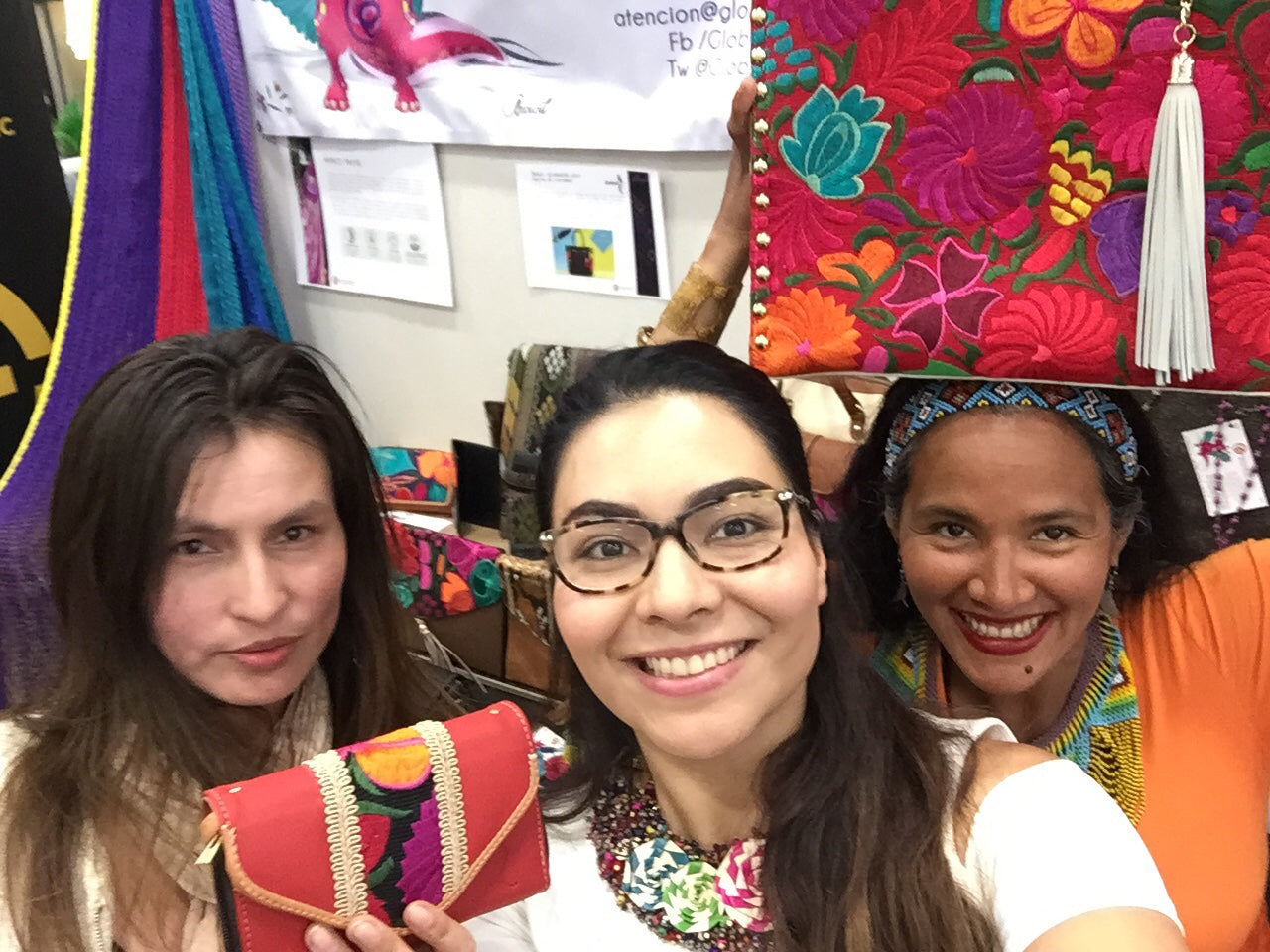Bolsa de lujo, piel genuina y bordado artesanal maya